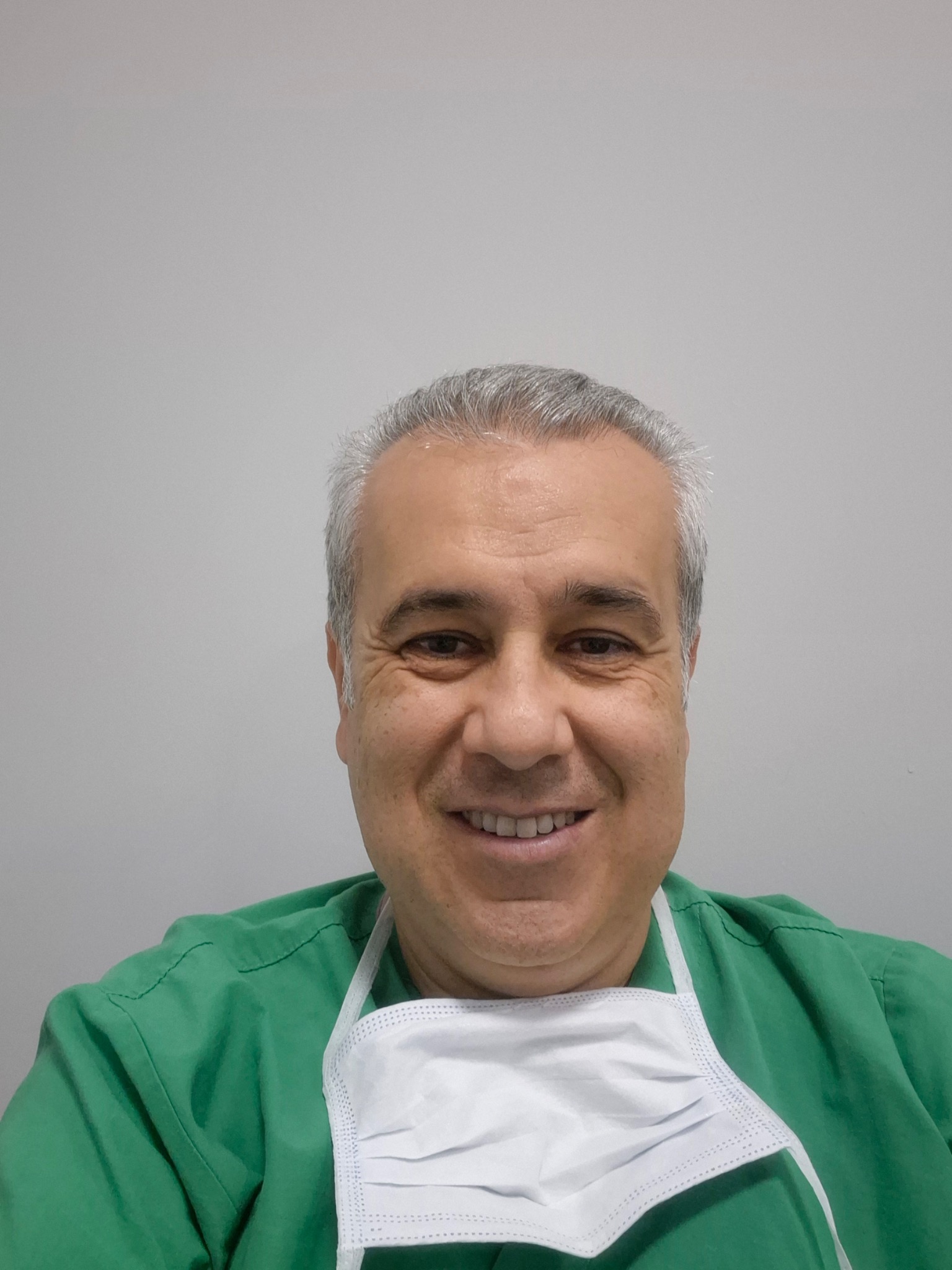 Prof. Dr. Suat Gezer’in portre fotoğrafı